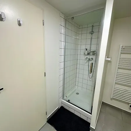 Grand T2 Proche Bordeaux Et Arkea Arena, Netflix, Wifi, Nespresso Cenon